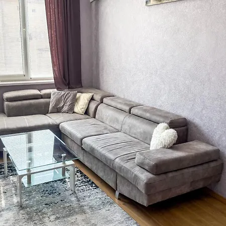 Centre Apartment, Metro, Netflix And Wi-fi Sofia